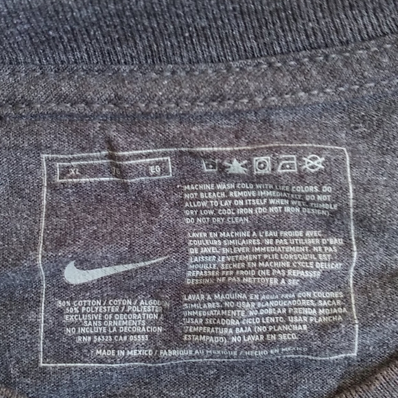 Nike T-Shirt - Picture 3 of 3